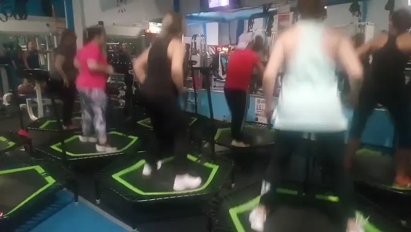 Clase de jumping de nivel medio